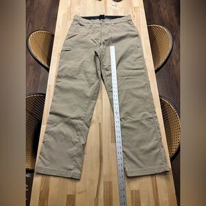 ZeroXposur Travel Series Men's 32x30 Khaki Pants